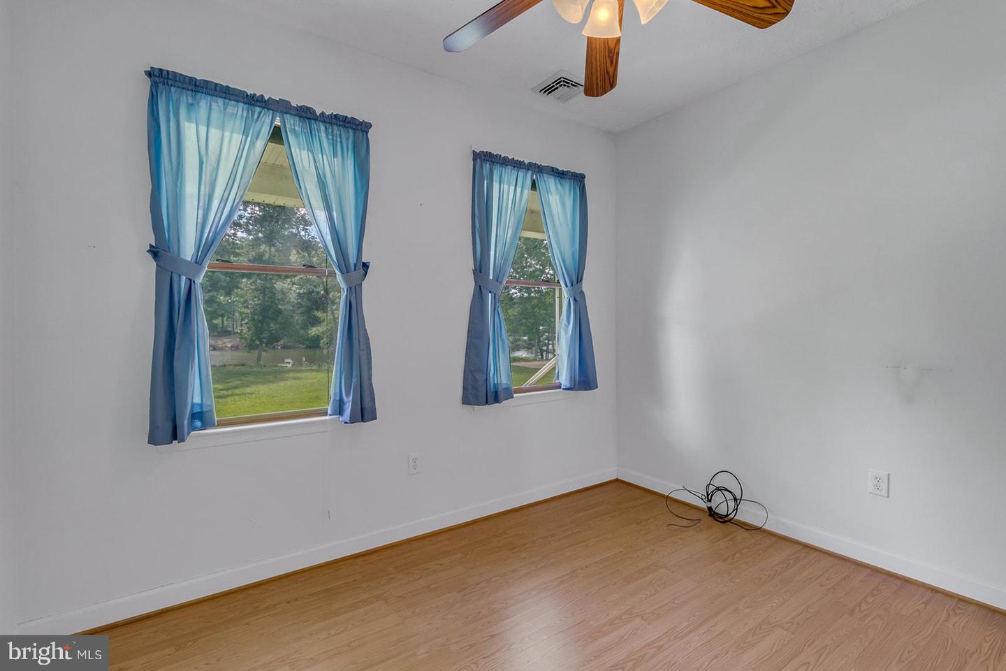 387 HARBOR DR, REEDVILLE, Virginia 22539, 3 Bedrooms Bedrooms, 8 Rooms Rooms,3 BathroomsBathrooms,Residential,For sale,387 HARBOR DR,VANV2001626 MLS # VANV2001626