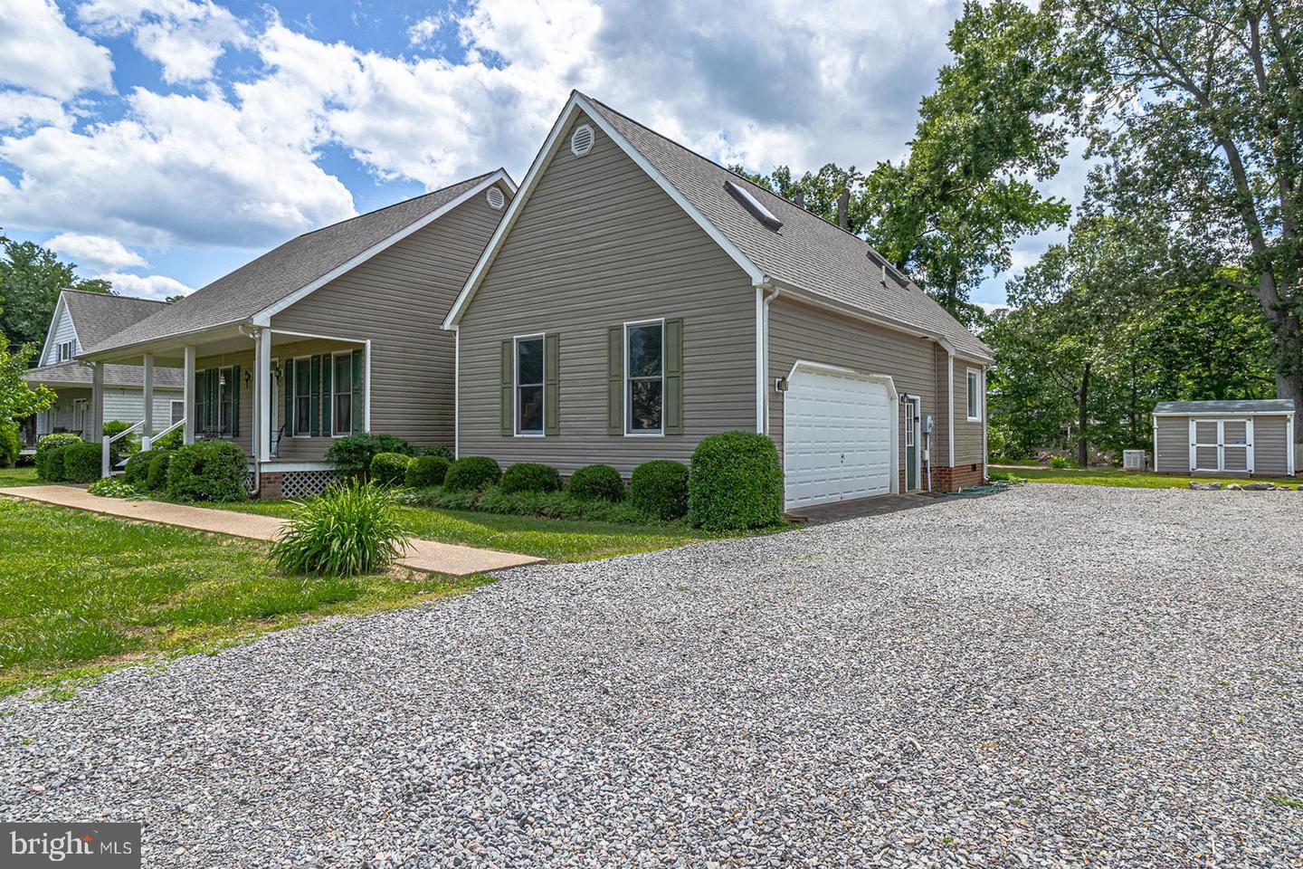387 HARBOR DR, REEDVILLE, Virginia 22539, 3 Bedrooms Bedrooms, 8 Rooms Rooms,3 BathroomsBathrooms,Residential,For sale,387 HARBOR DR,VANV2001626 MLS # VANV2001626
