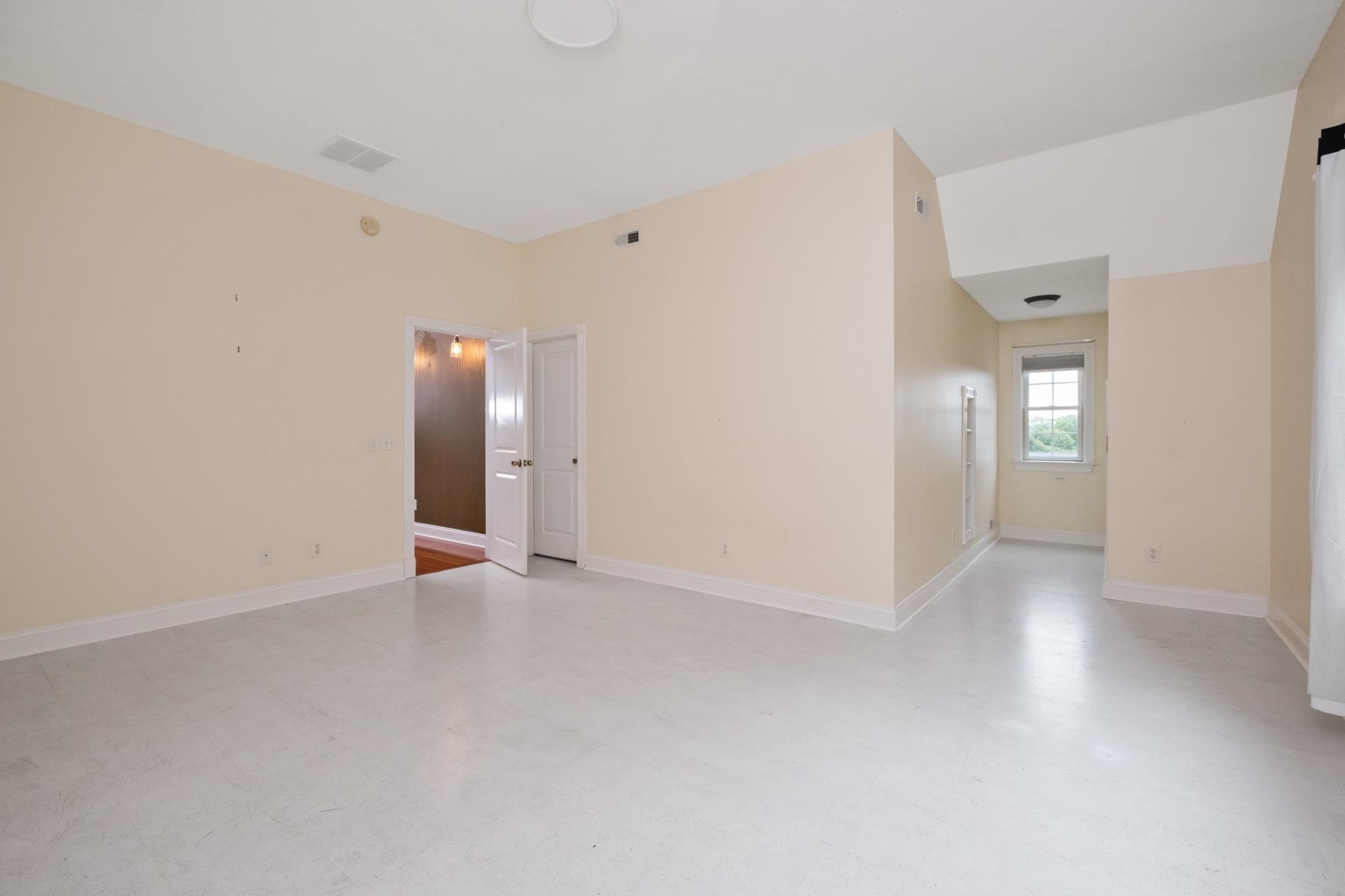 109 LEAVEL CT, BRIDGEWATER, Virginia 22812, 4 Bedrooms Bedrooms, ,3 BathroomsBathrooms,Residential,Jahne,109 LEAVEL CT,664983 MLS # 664983