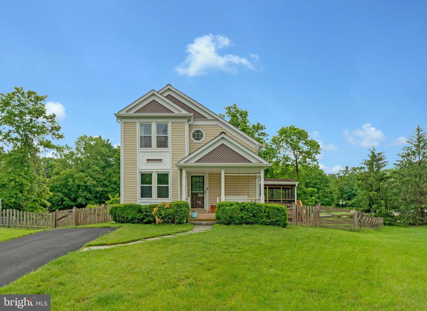 7 BENTMOOR CT, STERLING, Virginia 20165, 3 Bedrooms Bedrooms, ,3 BathroomsBathrooms,Residential,For sale,7 BENTMOOR CT,VALO2096242 MLS # VALO2096242