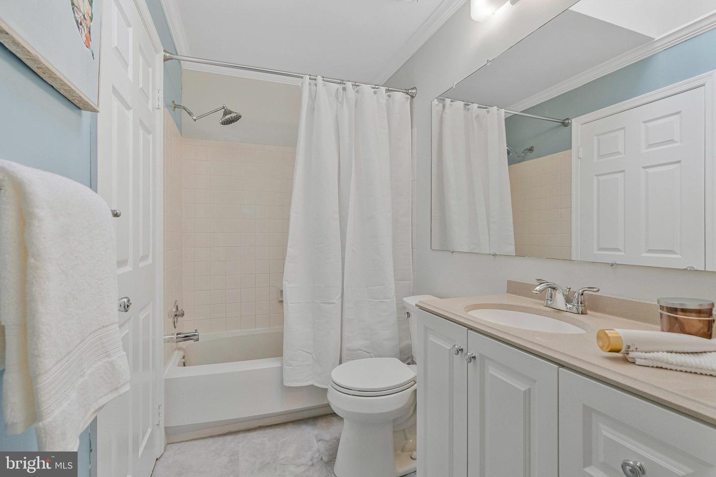7 BENTMOOR CT, STERLING, Virginia 20165, 3 Bedrooms Bedrooms, ,3 BathroomsBathrooms,Residential,For sale,7 BENTMOOR CT,VALO2096242 MLS # VALO2096242