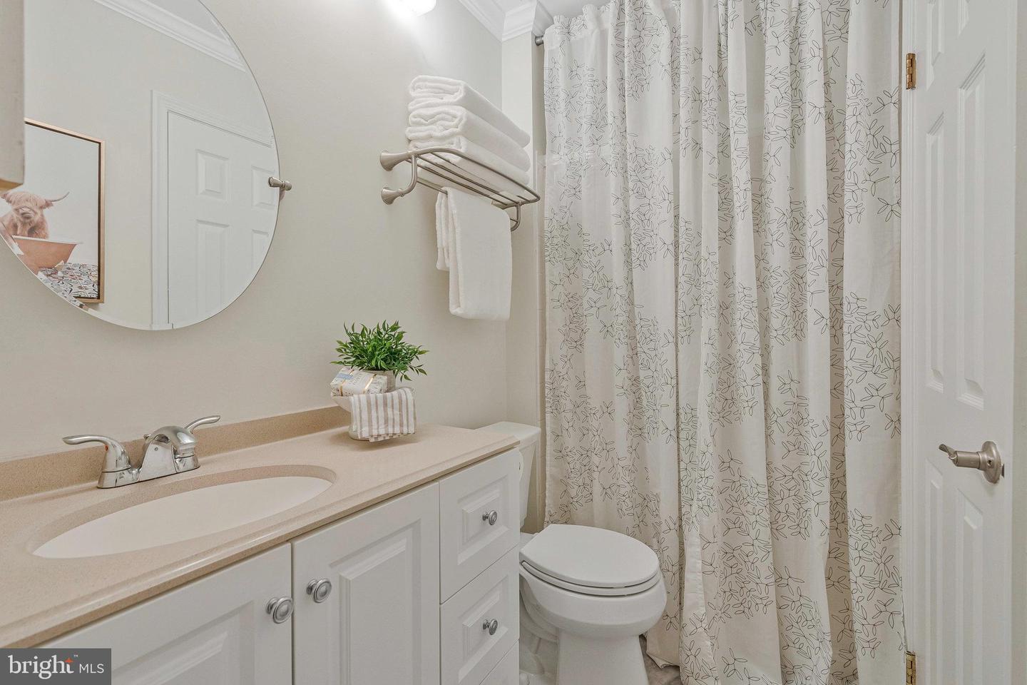 7 BENTMOOR CT, STERLING, Virginia 20165, 3 Bedrooms Bedrooms, ,3 BathroomsBathrooms,Residential,For sale,7 BENTMOOR CT,VALO2096242 MLS # VALO2096242
