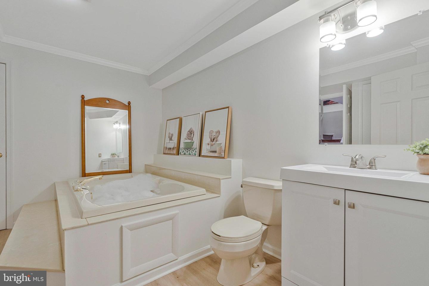 7 BENTMOOR CT, STERLING, Virginia 20165, 3 Bedrooms Bedrooms, ,3 BathroomsBathrooms,Residential,For sale,7 BENTMOOR CT,VALO2096242 MLS # VALO2096242