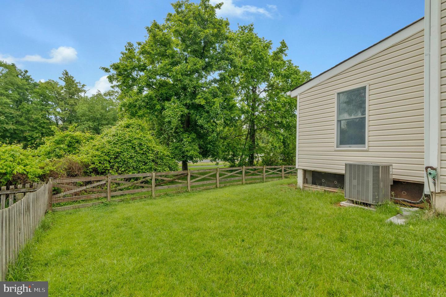7 BENTMOOR CT, STERLING, Virginia 20165, 3 Bedrooms Bedrooms, ,3 BathroomsBathrooms,Residential,For sale,7 BENTMOOR CT,VALO2096242 MLS # VALO2096242