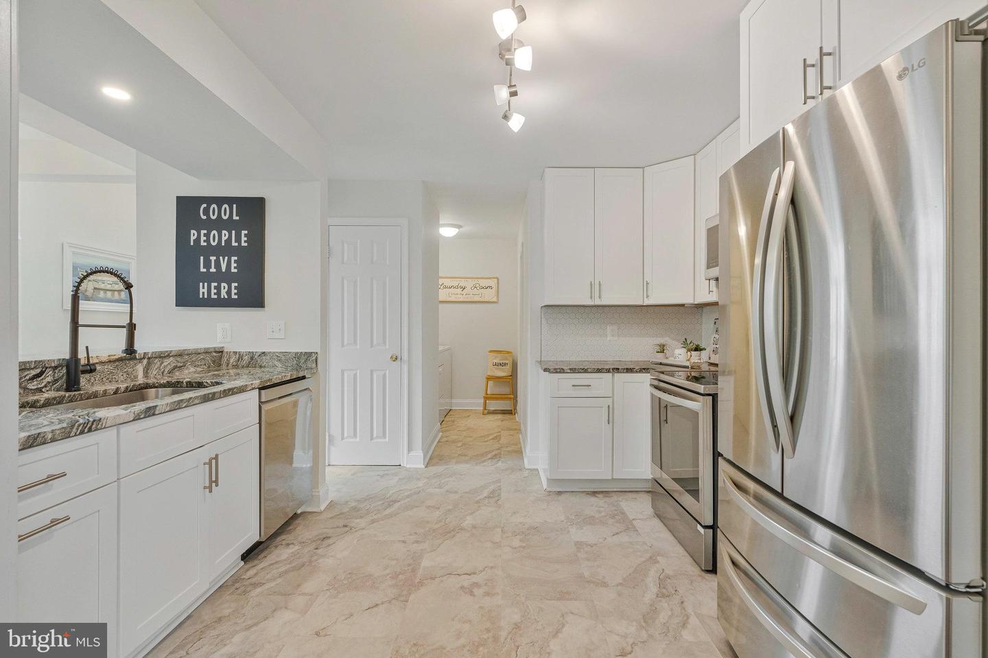 7 BENTMOOR CT, STERLING, Virginia 20165, 3 Bedrooms Bedrooms, ,3 BathroomsBathrooms,Residential,For sale,7 BENTMOOR CT,VALO2096242 MLS # VALO2096242