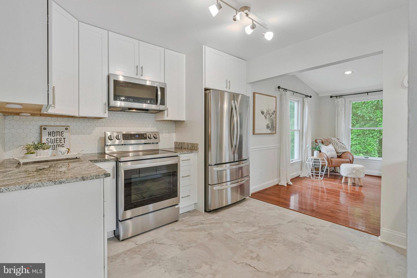 7 BENTMOOR CT, STERLING, Virginia 20165, 3 Bedrooms Bedrooms, ,3 BathroomsBathrooms,Residential,For sale,7 BENTMOOR CT,VALO2096242 MLS # VALO2096242