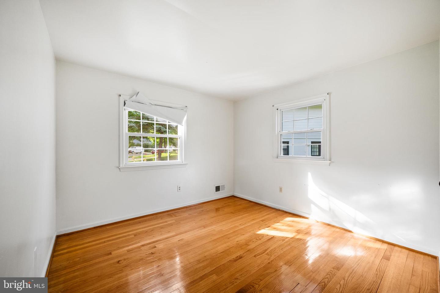 7516 TODD PL, MANASSAS, Virginia 20109, 4 Bedrooms Bedrooms, ,3 BathroomsBathrooms,Residential,For sale,7516 TODD PL,VAPW2095088 MLS # VAPW2095088