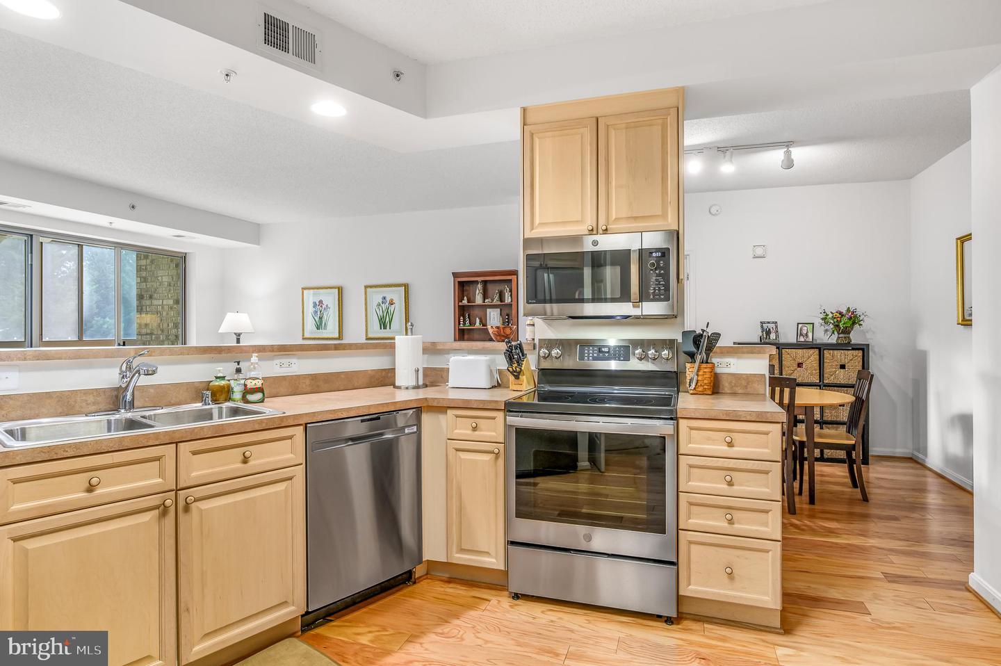 19355 CYPRESS RIDGE TER #203, LEESBURG, Virginia 20176, 2 Bedrooms Bedrooms, ,2 BathroomsBathrooms,Residential,For sale,19355 CYPRESS RIDGE TER #203,VALO2097282 MLS # VALO2097282