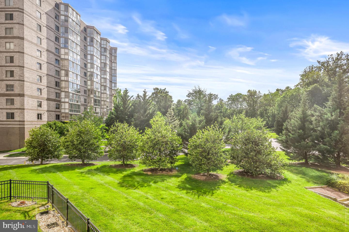 19355 CYPRESS RIDGE TER #203, LEESBURG, Virginia 20176, 2 Bedrooms Bedrooms, ,2 BathroomsBathrooms,Residential,For sale,19355 CYPRESS RIDGE TER #203,VALO2097282 MLS # VALO2097282