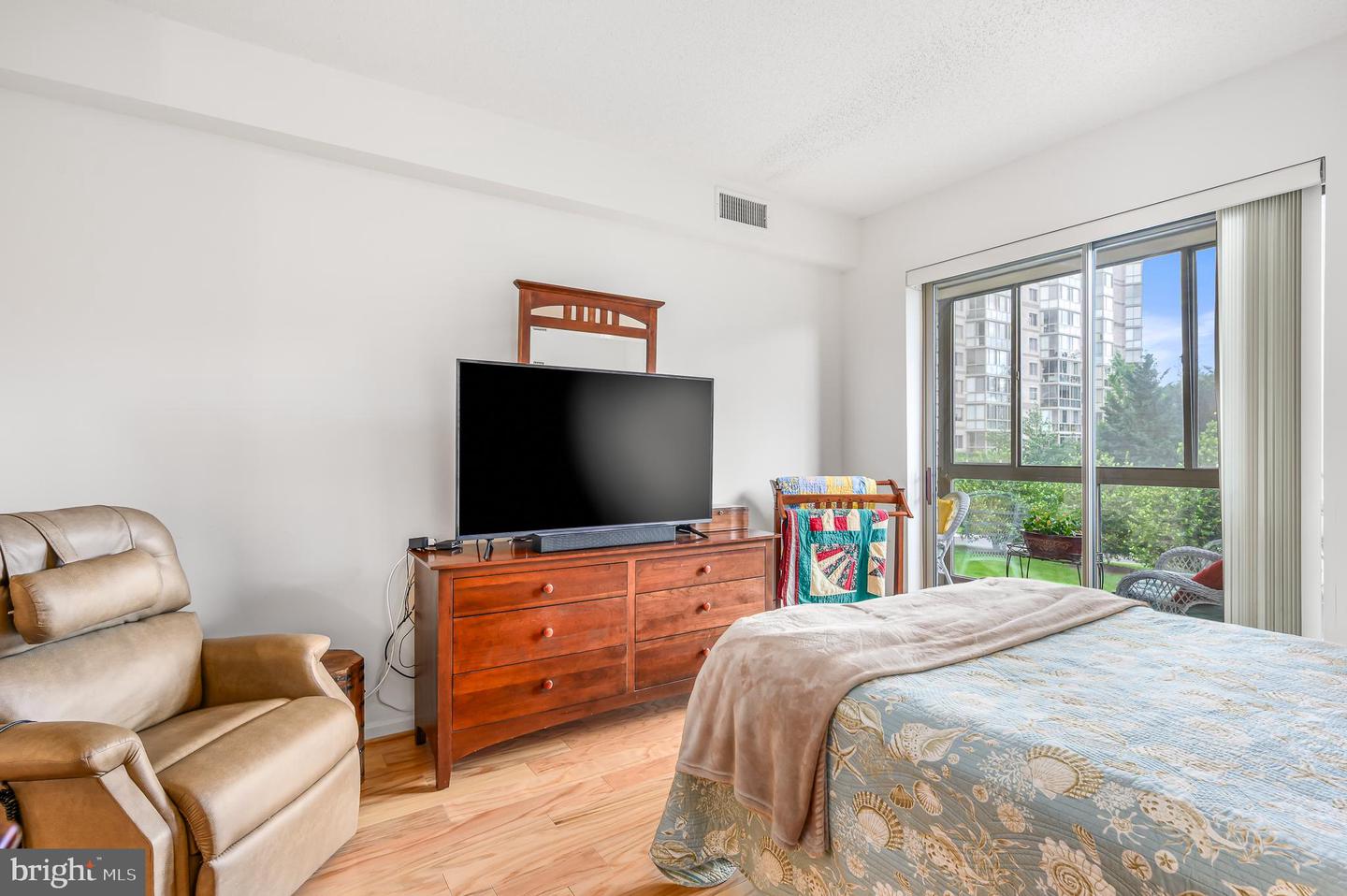 19355 CYPRESS RIDGE TER #203, LEESBURG, Virginia 20176, 2 Bedrooms Bedrooms, ,2 BathroomsBathrooms,Residential,For sale,19355 CYPRESS RIDGE TER #203,VALO2097282 MLS # VALO2097282