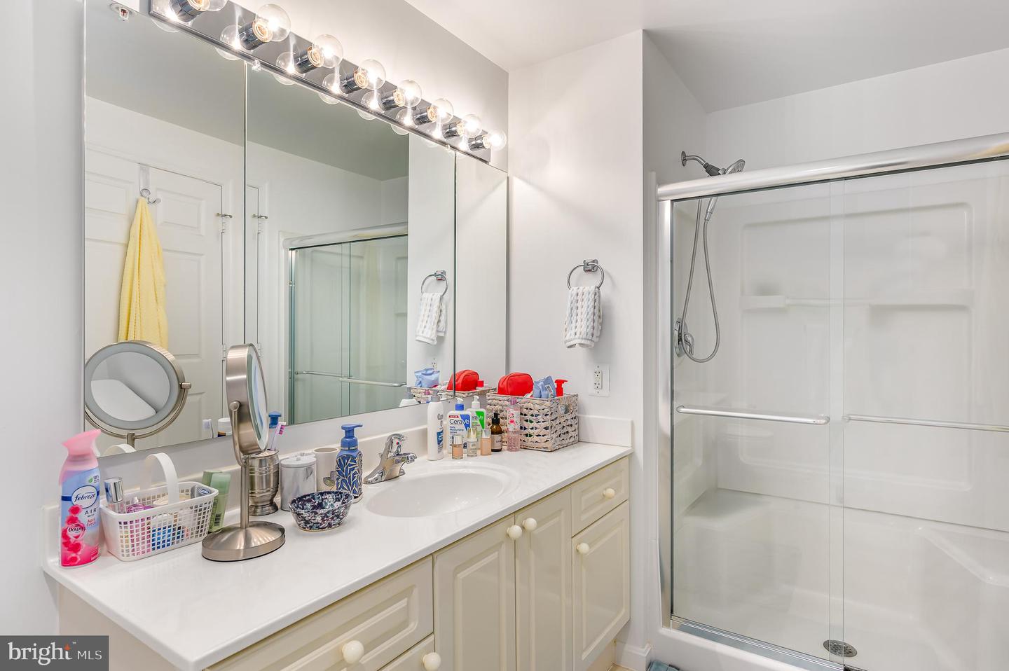 19355 CYPRESS RIDGE TER #203, LEESBURG, Virginia 20176, 2 Bedrooms Bedrooms, ,2 BathroomsBathrooms,Residential,For sale,19355 CYPRESS RIDGE TER #203,VALO2097282 MLS # VALO2097282