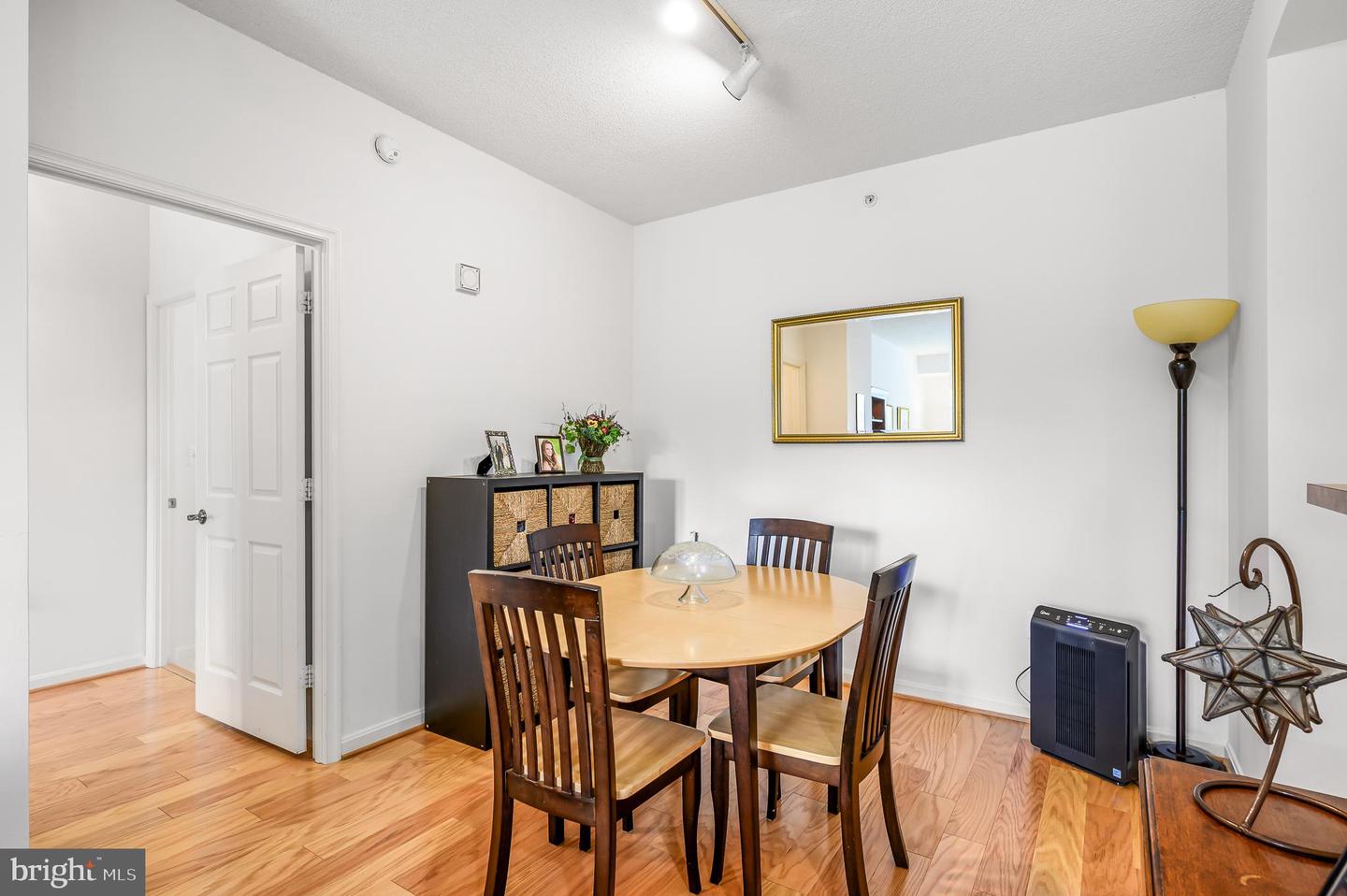 19355 CYPRESS RIDGE TER #203, LEESBURG, Virginia 20176, 2 Bedrooms Bedrooms, ,2 BathroomsBathrooms,Residential,For sale,19355 CYPRESS RIDGE TER #203,VALO2097282 MLS # VALO2097282