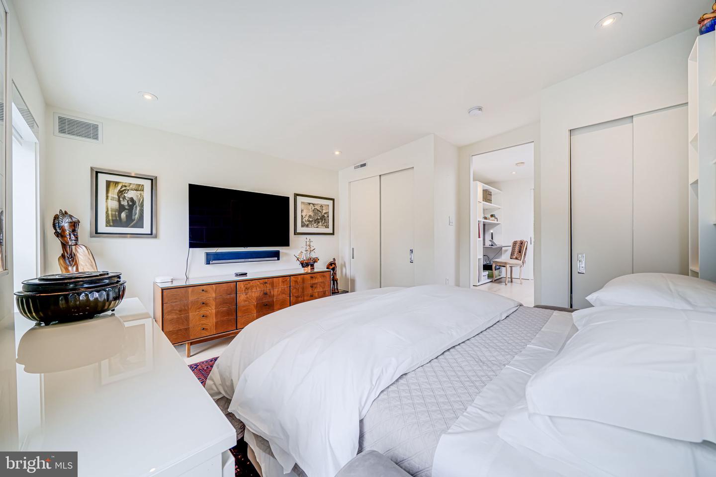 1448 CORCORAN ST NW, WASHINGTON, District Of Columbia 20009, 3 Bedrooms Bedrooms, ,3 BathroomsBathrooms,Residential,For sale,1448 CORCORAN ST NW,DCDC2201568 MLS # DCDC2201568