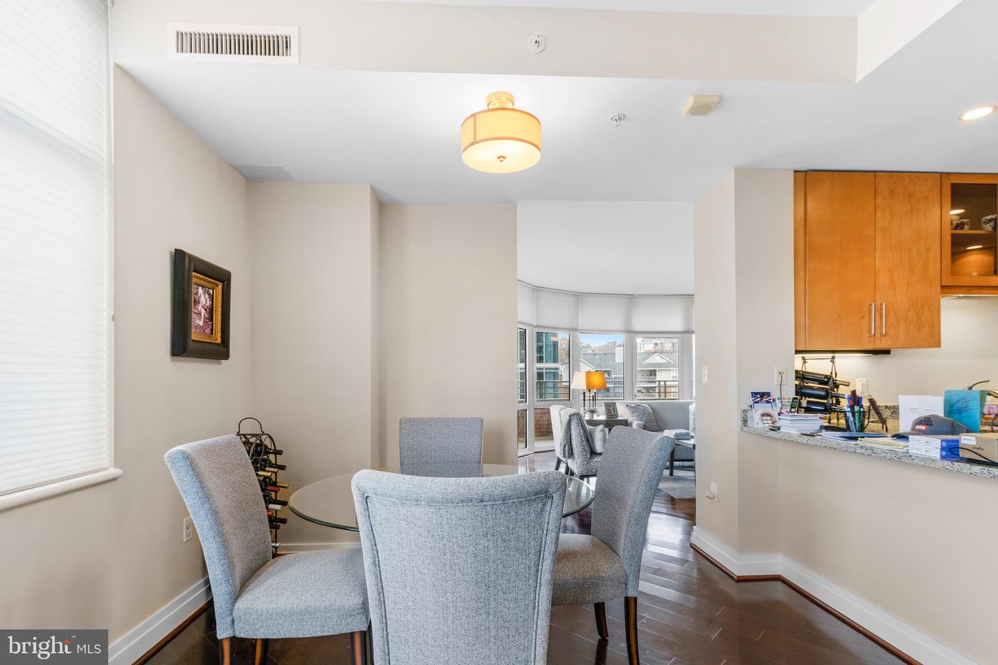 8220 CRESTWOOD HEIGHTS DR #407, MCLEAN, Virginia 22102, 2 Bedrooms Bedrooms, ,2 BathroomsBathrooms,Residential,For sale,8220 CRESTWOOD HEIGHTS DR #407,VAFX2242222 MLS # VAFX2242222