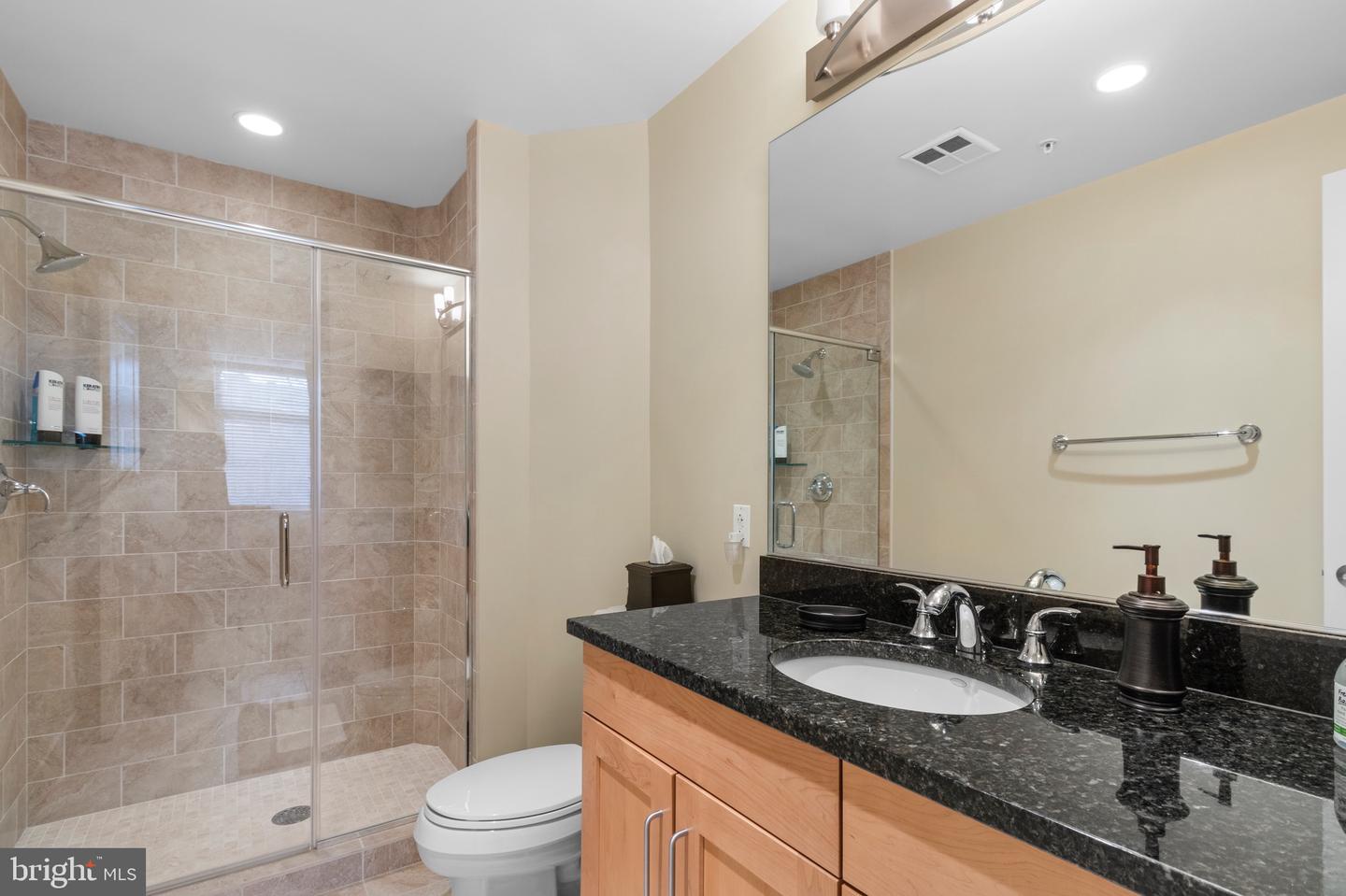 8220 CRESTWOOD HEIGHTS DR #407, MCLEAN, Virginia 22102, 2 Bedrooms Bedrooms, ,2 BathroomsBathrooms,Residential,For sale,8220 CRESTWOOD HEIGHTS DR #407,VAFX2242222 MLS # VAFX2242222