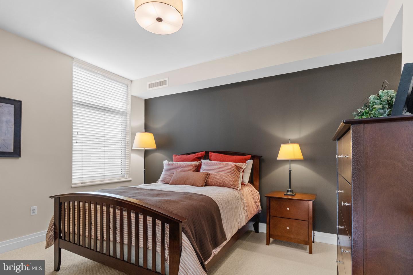 8220 CRESTWOOD HEIGHTS DR #407, MCLEAN, Virginia 22102, 2 Bedrooms Bedrooms, ,2 BathroomsBathrooms,Residential,For sale,8220 CRESTWOOD HEIGHTS DR #407,VAFX2242222 MLS # VAFX2242222