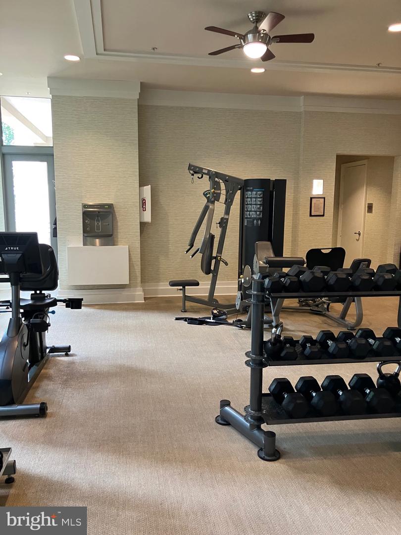 8220 CRESTWOOD HEIGHTS DR #407, MCLEAN, Virginia 22102, 2 Bedrooms Bedrooms, ,2 BathroomsBathrooms,Residential,For sale,8220 CRESTWOOD HEIGHTS DR #407,VAFX2242222 MLS # VAFX2242222