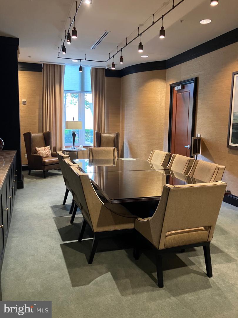 8220 CRESTWOOD HEIGHTS DR #407, MCLEAN, Virginia 22102, 2 Bedrooms Bedrooms, ,2 BathroomsBathrooms,Residential,For sale,8220 CRESTWOOD HEIGHTS DR #407,VAFX2242222 MLS # VAFX2242222