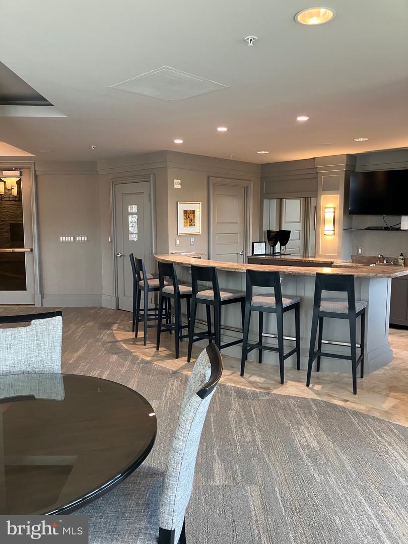 8220 CRESTWOOD HEIGHTS DR #407, MCLEAN, Virginia 22102, 2 Bedrooms Bedrooms, ,2 BathroomsBathrooms,Residential,For sale,8220 CRESTWOOD HEIGHTS DR #407,VAFX2242222 MLS # VAFX2242222