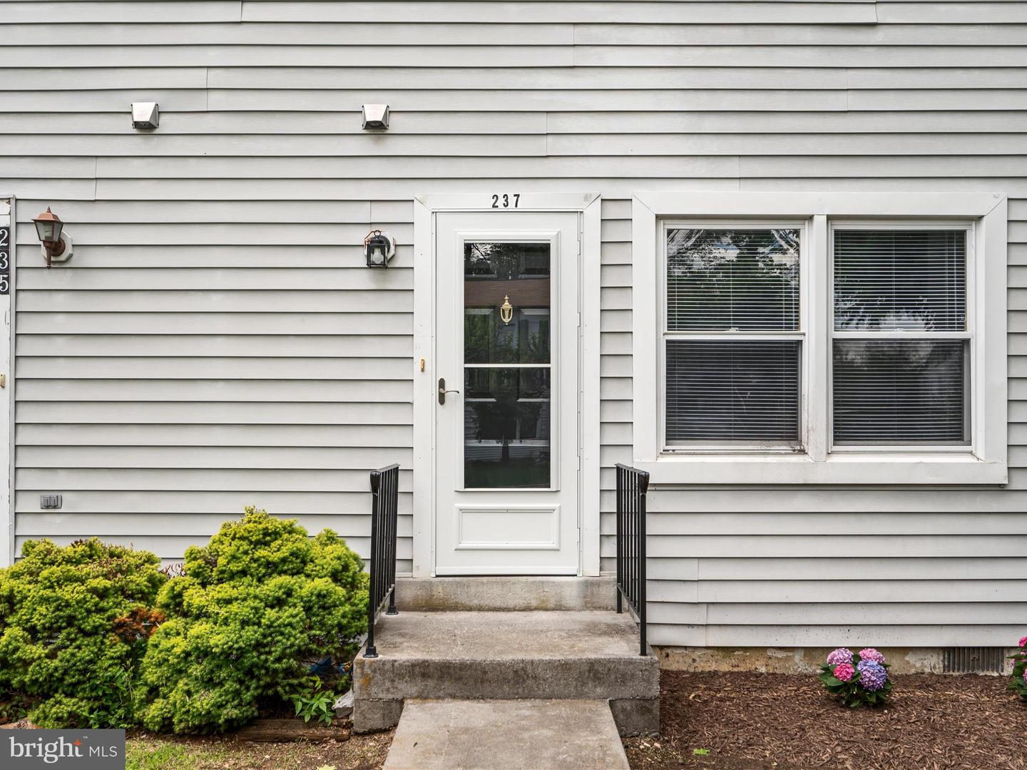 237 KIMBERLY WAY, WINCHESTER, Virginia 22601, 2 Bedrooms Bedrooms, ,1 BathroomBathrooms,Residential,For sale,237 KIMBERLY WAY,VAWI2007742 MLS # VAWI2007742