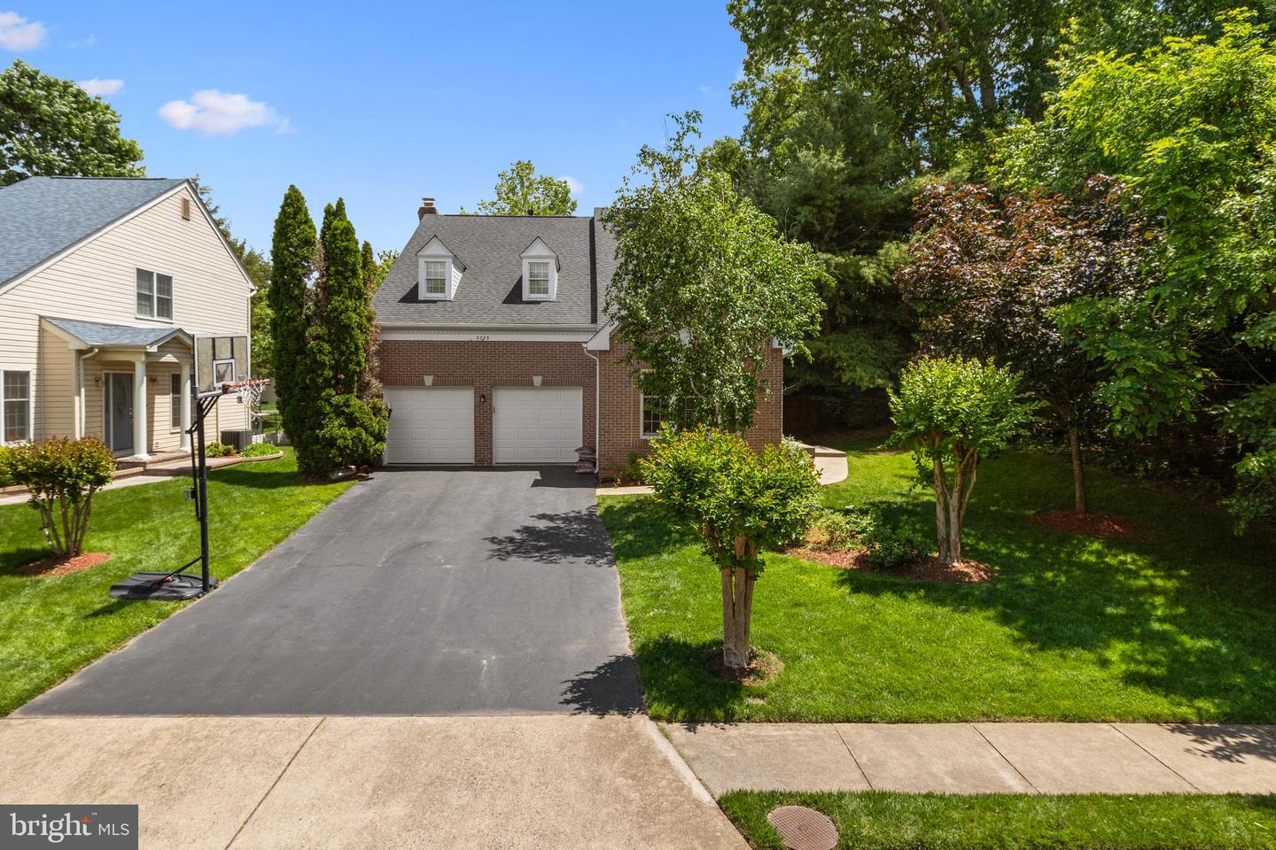 3725 FREEHILL LN, FAIRFAX, Virginia 22033, 4 Bedrooms Bedrooms, ,3 BathroomsBathrooms,Residential,For sale,3725 FREEHILL LN,VAFX2242938 MLS # VAFX2242938