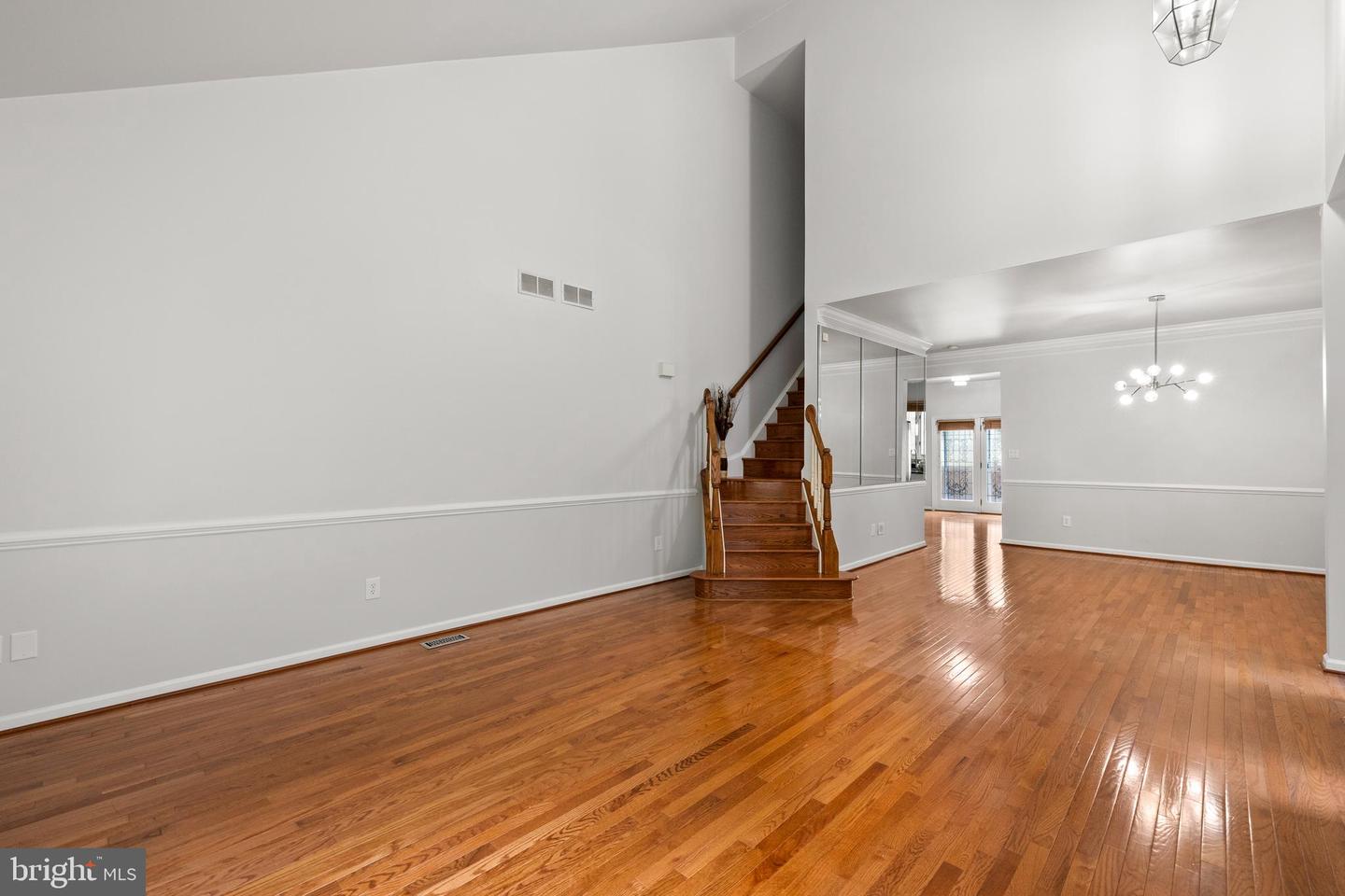 3725 FREEHILL LN, FAIRFAX, Virginia 22033, 4 Bedrooms Bedrooms, ,3 BathroomsBathrooms,Residential,For sale,3725 FREEHILL LN,VAFX2242938 MLS # VAFX2242938