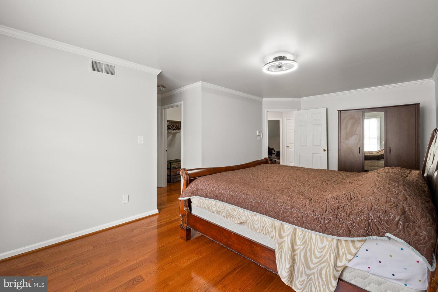 3725 FREEHILL LN, FAIRFAX, Virginia 22033, 4 Bedrooms Bedrooms, ,3 BathroomsBathrooms,Residential,For sale,3725 FREEHILL LN,VAFX2242938 MLS # VAFX2242938