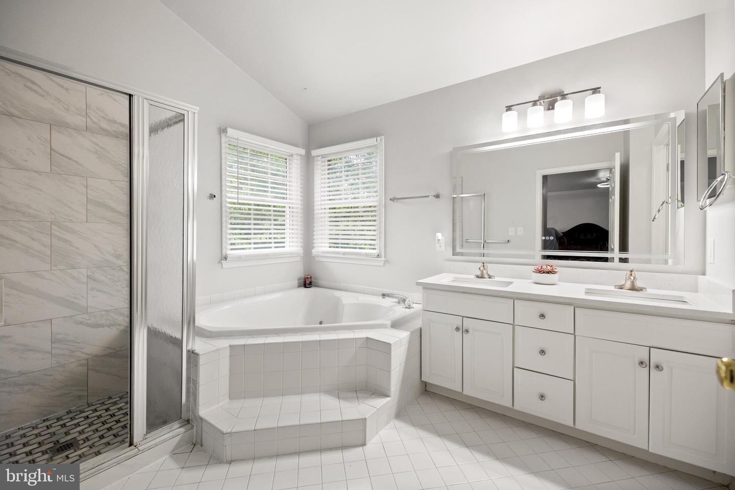 3725 FREEHILL LN, FAIRFAX, Virginia 22033, 4 Bedrooms Bedrooms, ,3 BathroomsBathrooms,Residential,For sale,3725 FREEHILL LN,VAFX2242938 MLS # VAFX2242938