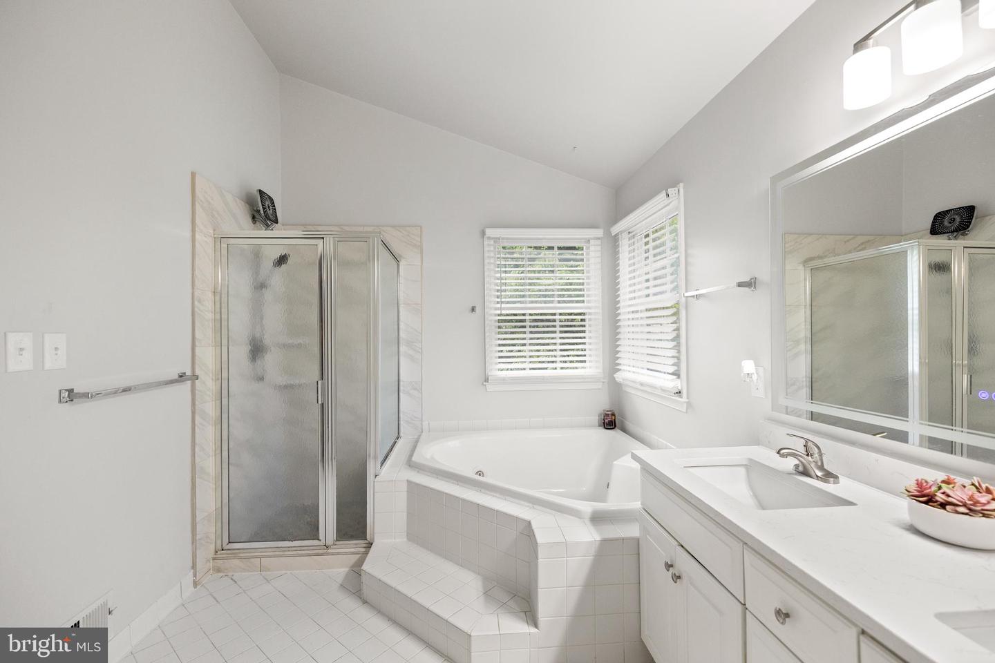 3725 FREEHILL LN, FAIRFAX, Virginia 22033, 4 Bedrooms Bedrooms, ,3 BathroomsBathrooms,Residential,For sale,3725 FREEHILL LN,VAFX2242938 MLS # VAFX2242938