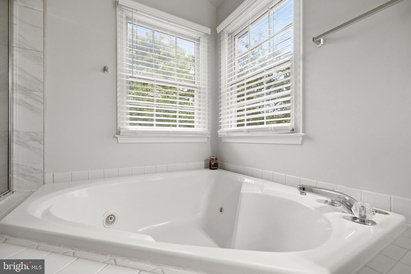 3725 FREEHILL LN, FAIRFAX, Virginia 22033, 4 Bedrooms Bedrooms, ,3 BathroomsBathrooms,Residential,For sale,3725 FREEHILL LN,VAFX2242938 MLS # VAFX2242938