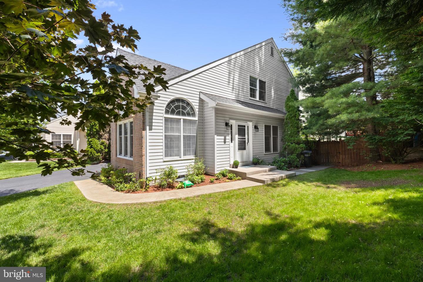3725 FREEHILL LN, FAIRFAX, Virginia 22033, 4 Bedrooms Bedrooms, ,3 BathroomsBathrooms,Residential,For sale,3725 FREEHILL LN,VAFX2242938 MLS # VAFX2242938