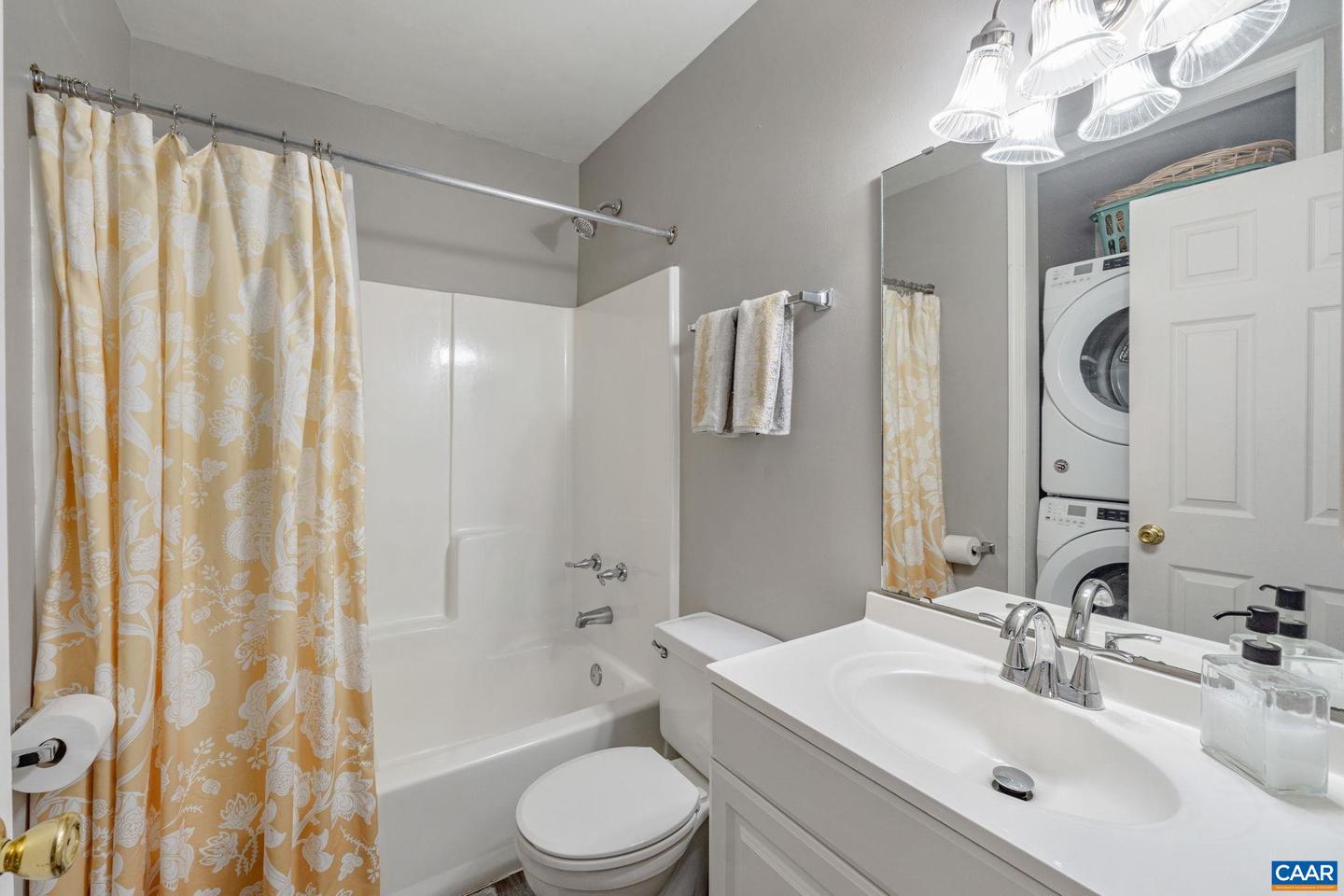 440 WYNRIDGE DR, CHARLOTTESVILLE, Virginia 22901, 3 Bedrooms Bedrooms, ,2 BathroomsBathrooms,Residential,For sale,440 WYNRIDGE DR,664842 MLS # 664842