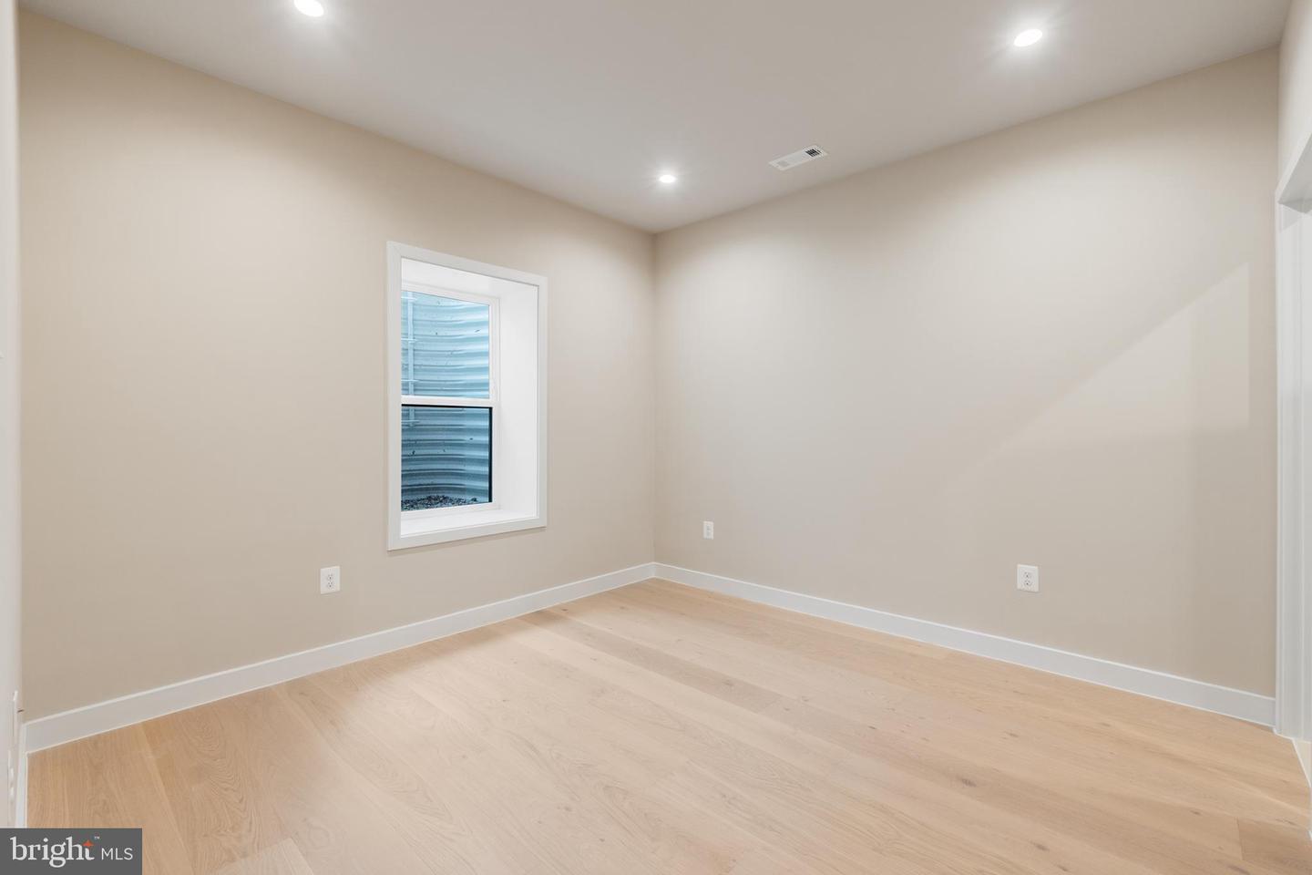 852 XENIA SE #1, WASHINGTON, District Of Columbia 20032, 4 Bedrooms Bedrooms, ,3 BathroomsBathrooms,Residential,For sale,852 XENIA SE #1,DCDC2175850 MLS # DCDC2175850
