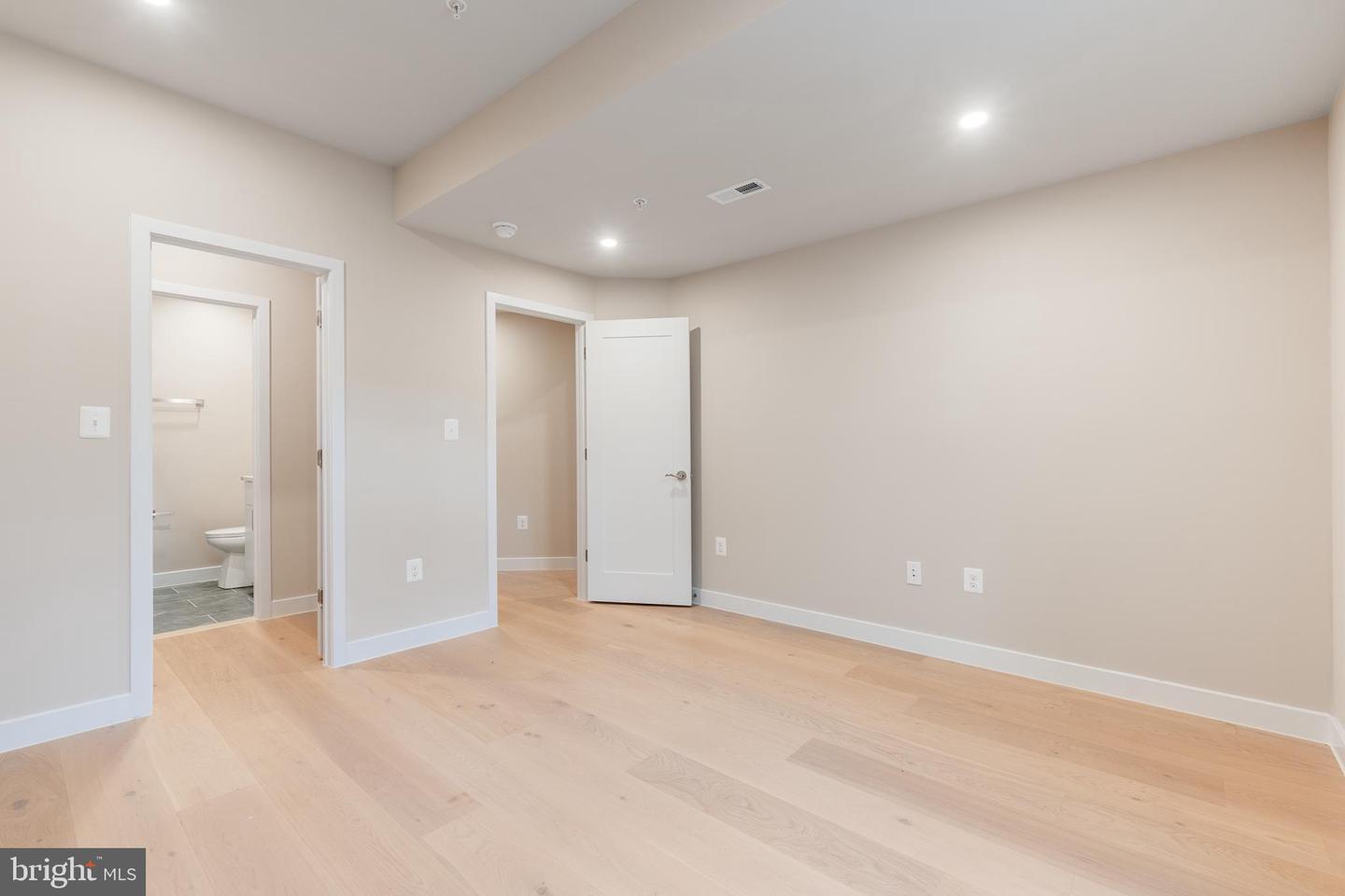 852 XENIA SE #1, WASHINGTON, District Of Columbia 20032, 4 Bedrooms Bedrooms, ,3 BathroomsBathrooms,Residential,For sale,852 XENIA SE #1,DCDC2175850 MLS # DCDC2175850