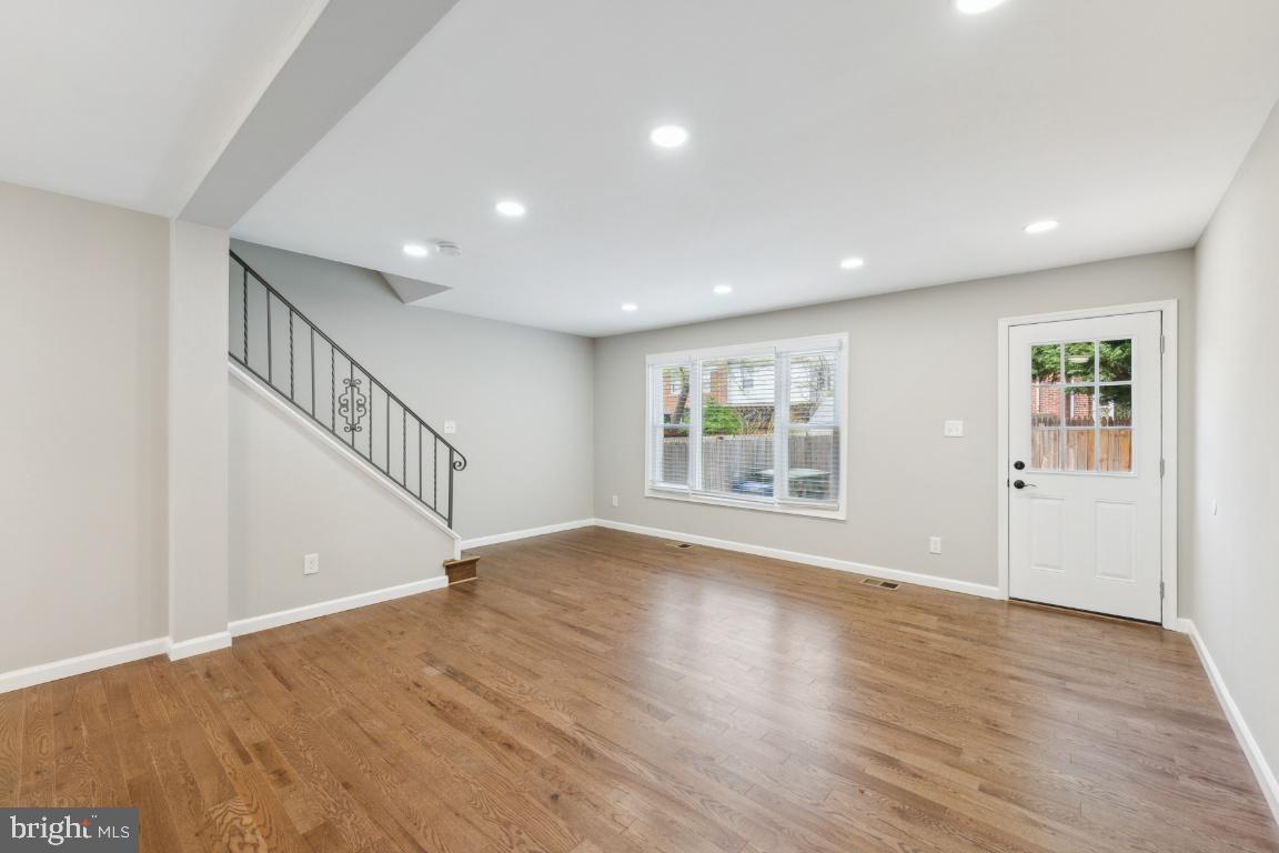 2918 LANDOVER ST, ALEXANDRIA, Virginia 22305, 3 Bedrooms Bedrooms, ,2 BathroomsBathrooms,Residential,For sale,2918 LANDOVER ST,VAAX2043776 MLS # VAAX2043776