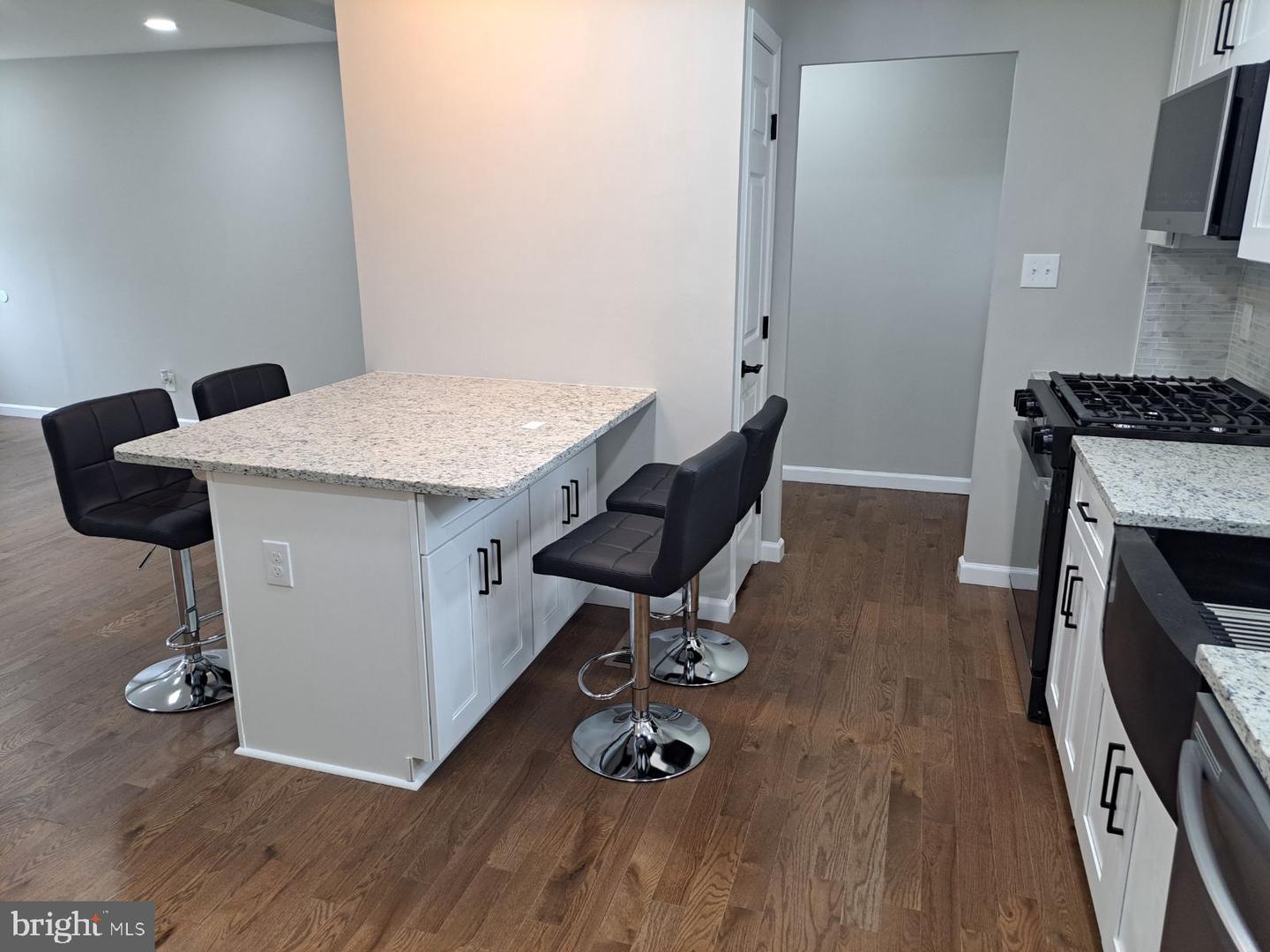 2918 LANDOVER ST, ALEXANDRIA, Virginia 22305, 3 Bedrooms Bedrooms, ,2 BathroomsBathrooms,Residential,For sale,2918 LANDOVER ST,VAAX2043776 MLS # VAAX2043776