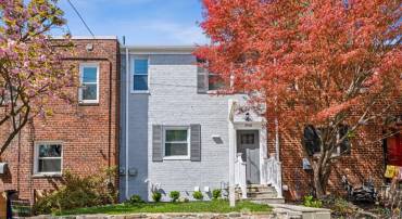 2918 LANDOVER ST, ALEXANDRIA, Virginia 22305, 3 Bedrooms Bedrooms, ,2 BathroomsBathrooms,Residential,For sale,2918 LANDOVER ST,VAAX2043776 MLS # VAAX2043776