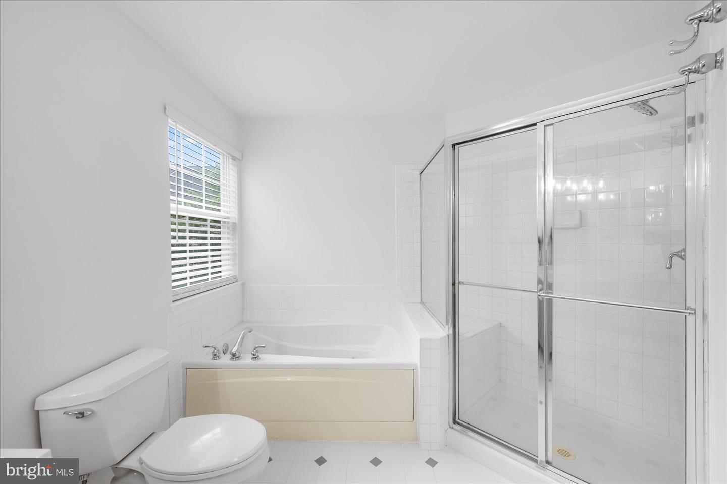 183 MARTIN LN, ALEXANDRIA, Virginia 22304, 3 Bedrooms Bedrooms, ,2 BathroomsBathrooms,Residential,For sale,183 MARTIN LN,VAAX2044686 MLS # VAAX2044686