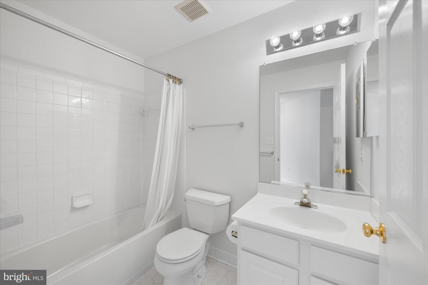 183 MARTIN LN, ALEXANDRIA, Virginia 22304, 3 Bedrooms Bedrooms, ,2 BathroomsBathrooms,Residential,For sale,183 MARTIN LN,VAAX2044686 MLS # VAAX2044686