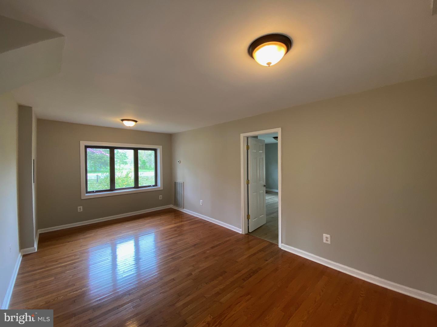 1006 WHITE OAK RD, FREDERICKSBURG, Virginia 22405, 3 Bedrooms Bedrooms, ,2 BathroomsBathrooms,Residential,For sale,1006 WHITE OAK RD,VAST2038490 MLS # VAST2038490