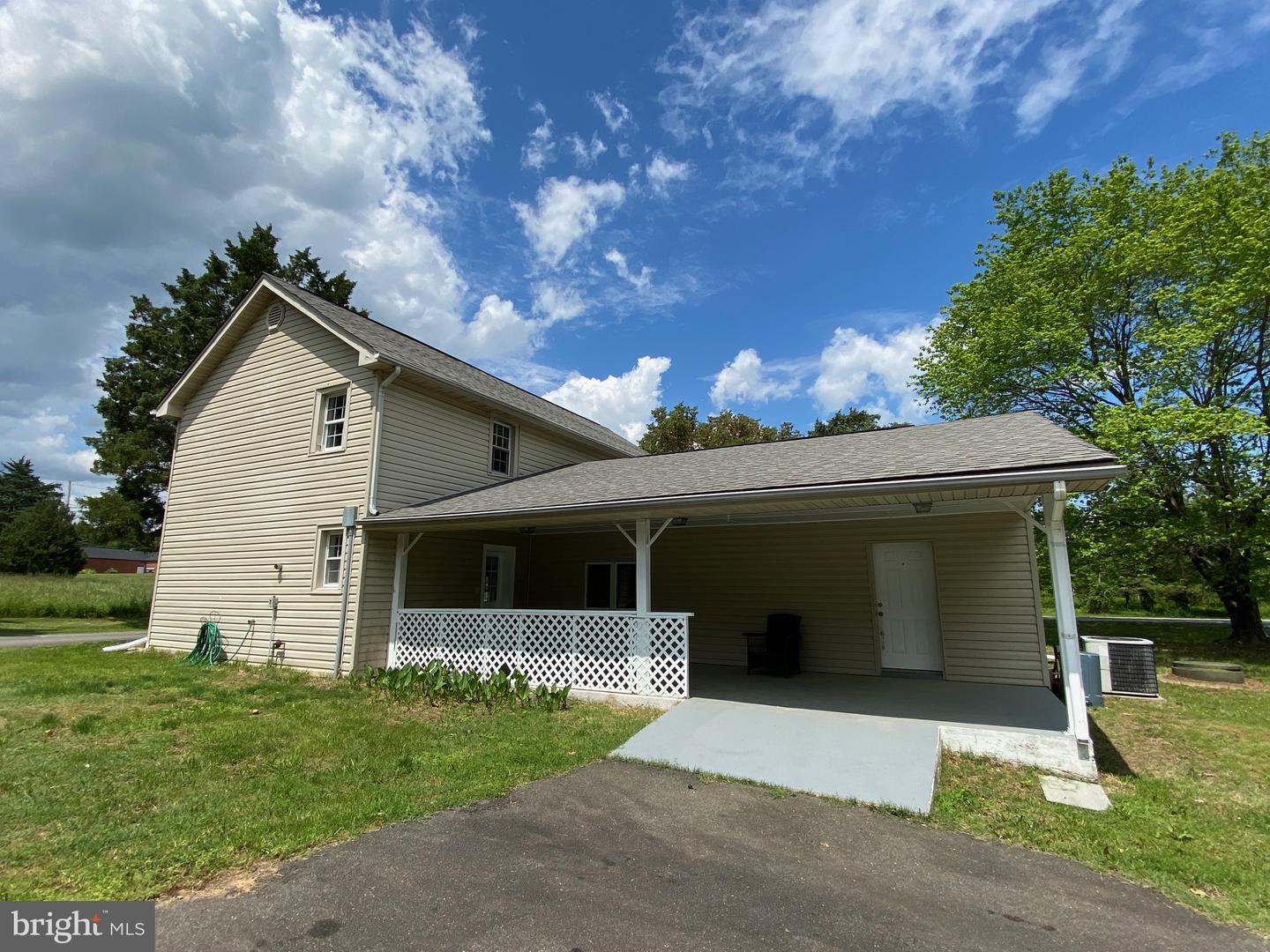 1006 WHITE OAK RD, FREDERICKSBURG, Virginia 22405, 3 Bedrooms Bedrooms, ,2 BathroomsBathrooms,Residential,For sale,1006 WHITE OAK RD,VAST2038490 MLS # VAST2038490