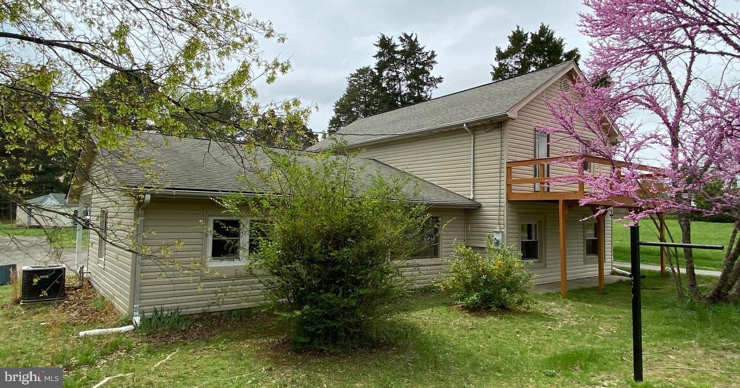 1006 WHITE OAK RD, FREDERICKSBURG, Virginia 22405, 3 Bedrooms Bedrooms, ,2 BathroomsBathrooms,Residential,For sale,1006 WHITE OAK RD,VAST2038490 MLS # VAST2038490