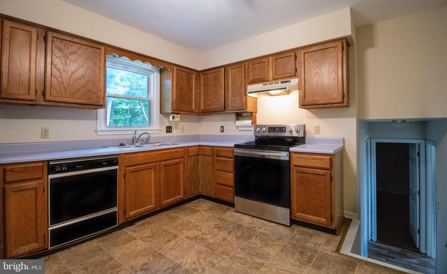 2529 N SHARLAINE DR, STAUNTON, Virginia 24401, 4 Bedrooms Bedrooms, ,2 BathroomsBathrooms,Residential,For sale,2529 N SHARLAINE DR,VASC2000654 MLS # VASC2000654