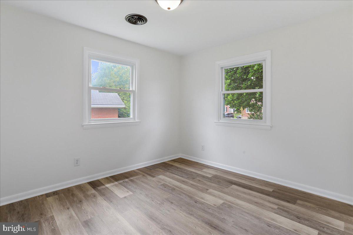 12 MONTAGUE CIR, WINCHESTER, Virginia 22601, 3 Bedrooms Bedrooms, 5 Rooms Rooms,1 BathroomBathrooms,Residential,For sale,12 MONTAGUE CIR,VAWI2007640 MLS # VAWI2007640