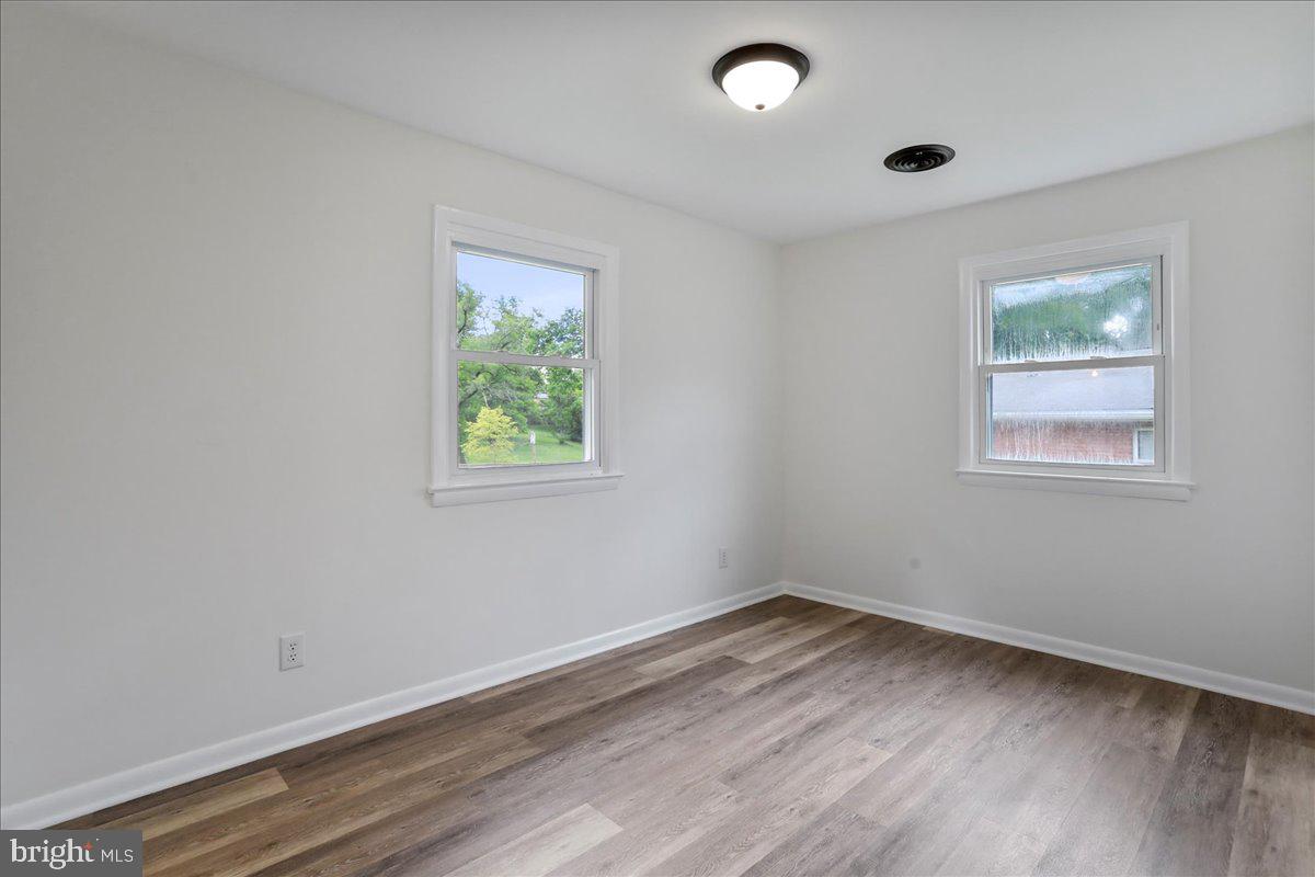 12 MONTAGUE CIR, WINCHESTER, Virginia 22601, 3 Bedrooms Bedrooms, 5 Rooms Rooms,1 BathroomBathrooms,Residential,For sale,12 MONTAGUE CIR,VAWI2007640 MLS # VAWI2007640
