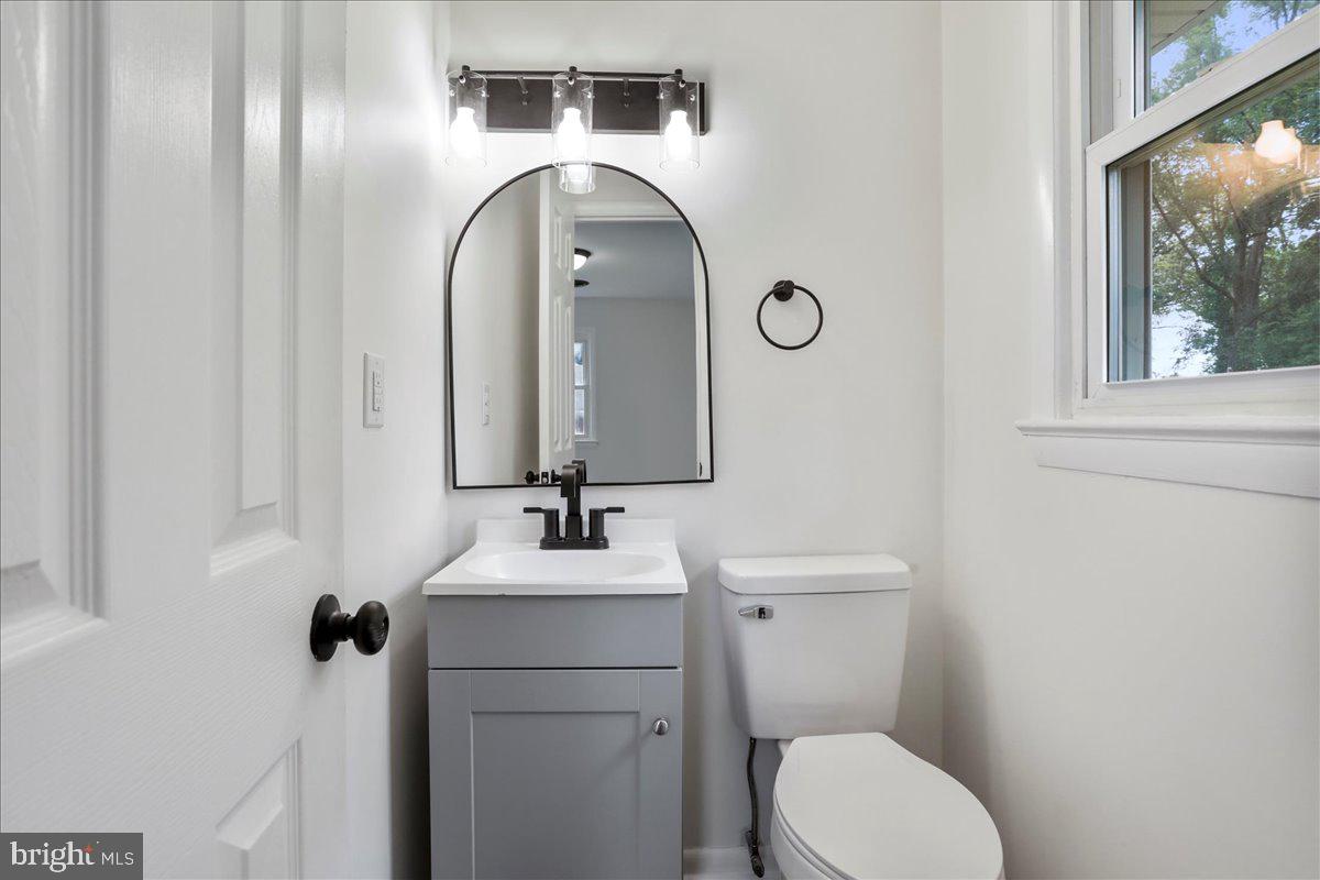 12 MONTAGUE CIR, WINCHESTER, Virginia 22601, 3 Bedrooms Bedrooms, 5 Rooms Rooms,1 BathroomBathrooms,Residential,For sale,12 MONTAGUE CIR,VAWI2007640 MLS # VAWI2007640