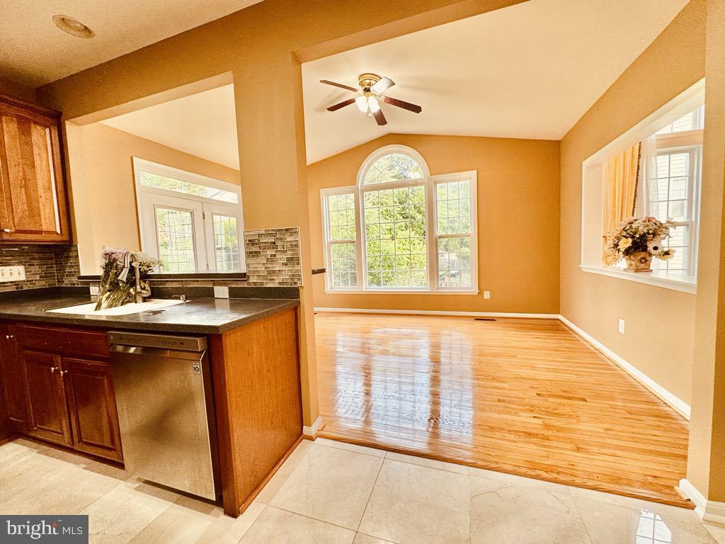 7615 MCWEADON LN, SPRINGFIELD, Virginia 22150, 6 Bedrooms Bedrooms, ,5 BathroomsBathrooms,Residential,For sale,7615 MCWEADON LN,VAFX2240948 MLS # VAFX2240948