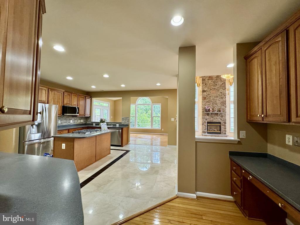 7615 MCWEADON LN, SPRINGFIELD, Virginia 22150, 6 Bedrooms Bedrooms, ,5 BathroomsBathrooms,Residential,For sale,7615 MCWEADON LN,VAFX2240948 MLS # VAFX2240948