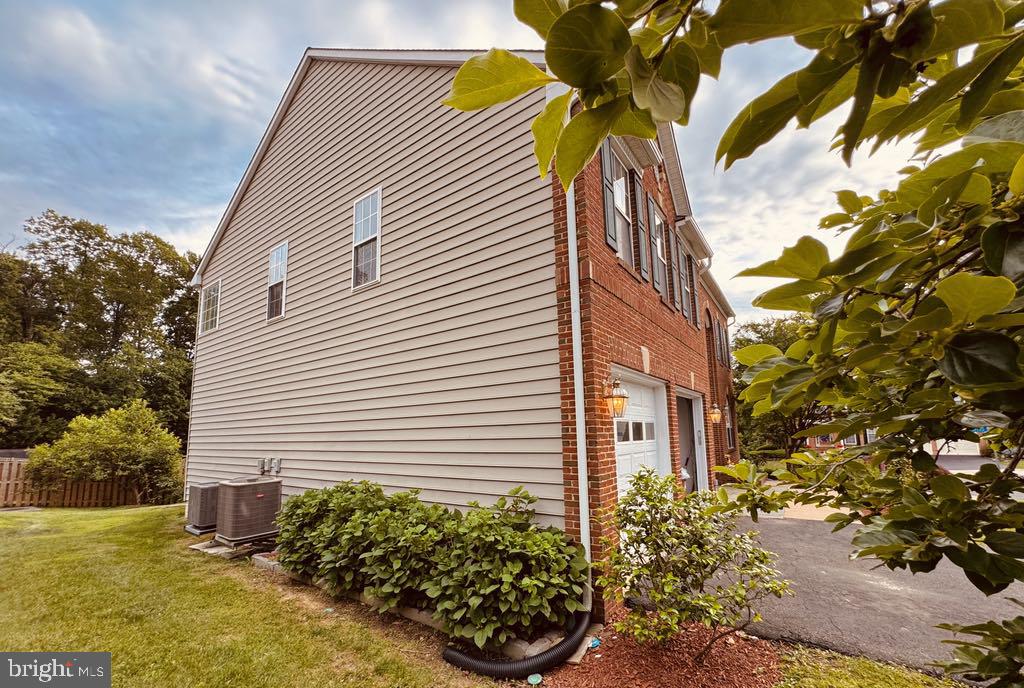 7615 MCWEADON LN, SPRINGFIELD, Virginia 22150, 6 Bedrooms Bedrooms, ,5 BathroomsBathrooms,Residential,For sale,7615 MCWEADON LN,VAFX2240948 MLS # VAFX2240948