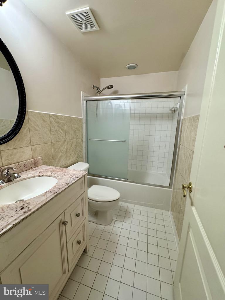 7615 MCWEADON LN, SPRINGFIELD, Virginia 22150, 6 Bedrooms Bedrooms, ,5 BathroomsBathrooms,Residential,For sale,7615 MCWEADON LN,VAFX2240948 MLS # VAFX2240948